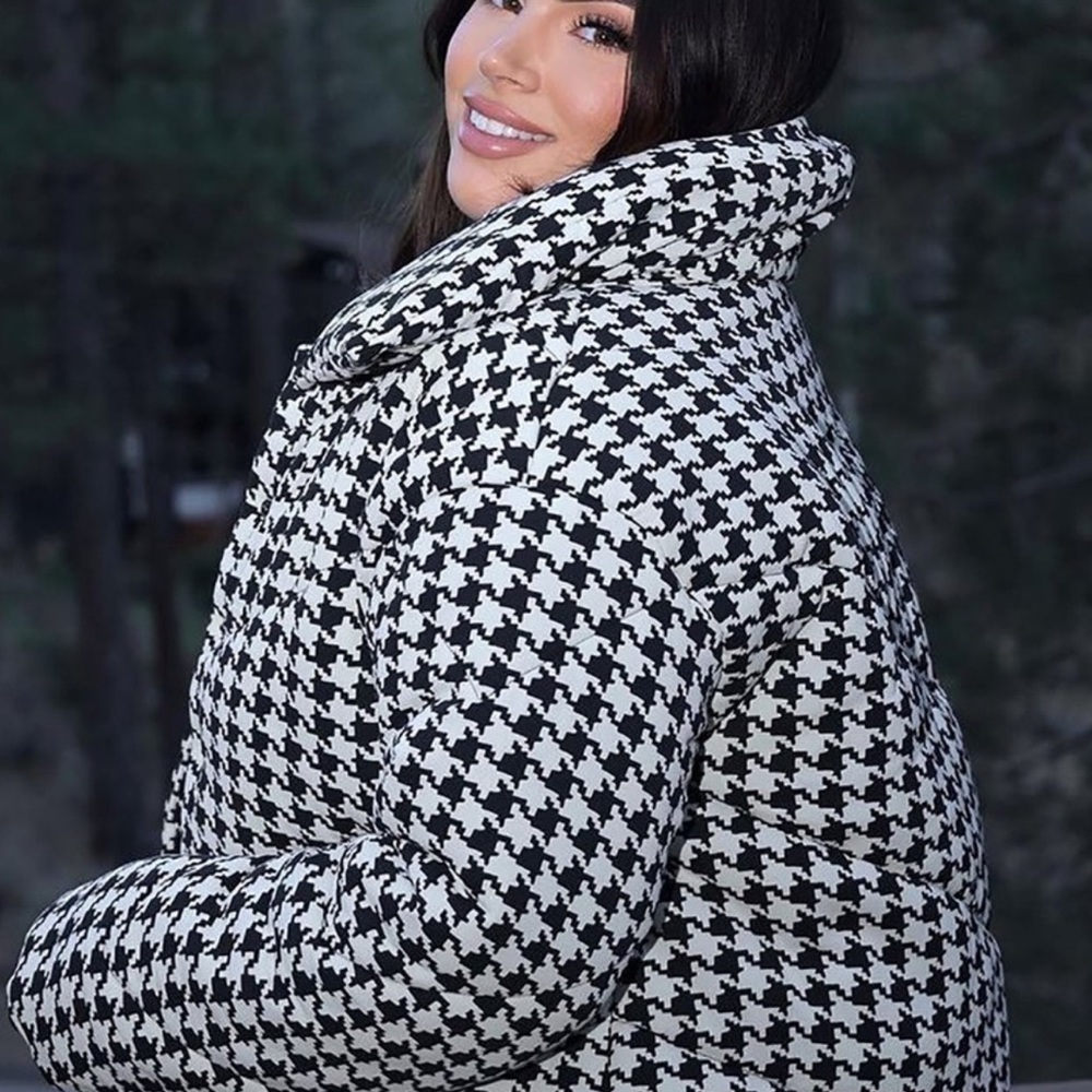 Elegant Houndstooth Women's Puffer Jacket